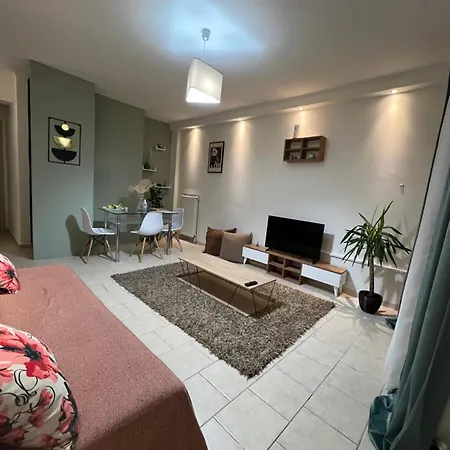 John & Jo Apartment! 卡斯托里亚