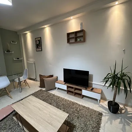 John & Jo Apartment! Кастория