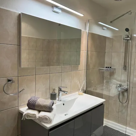 John & Jo Apartment! Апартаменты Кастория