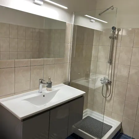 John & Jo Apartment! Апартаменты