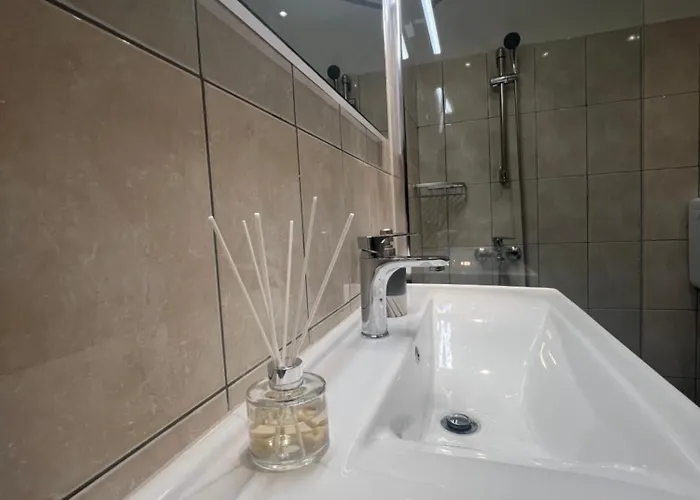 John & Jo Apartment! Kastoria